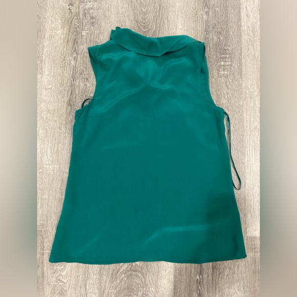 Top Emerald-Green-Antonio-Melani, material 100% Silk size XS - Picture 4 of 8